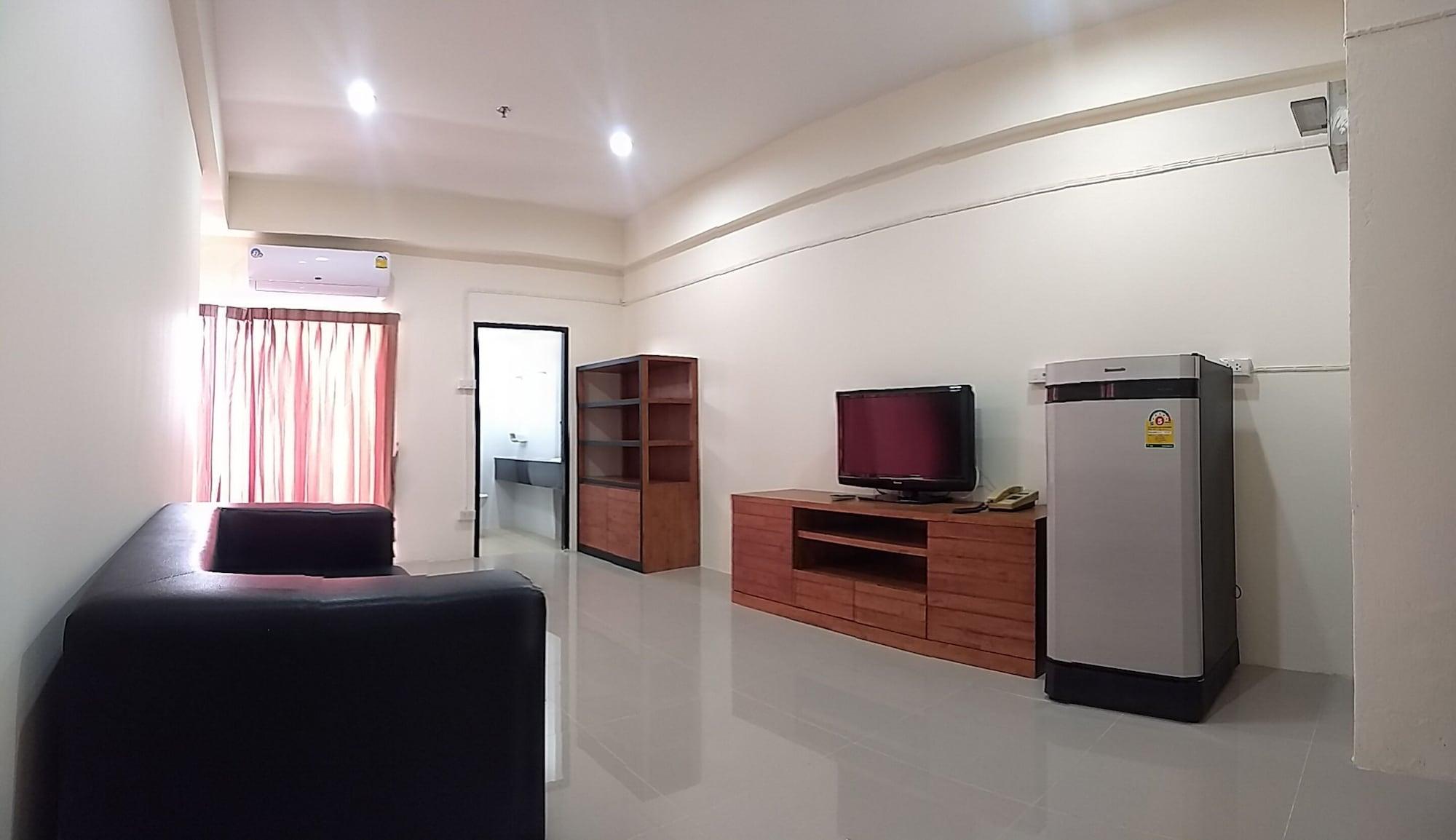 Komol Residence Bangkok Exterior photo