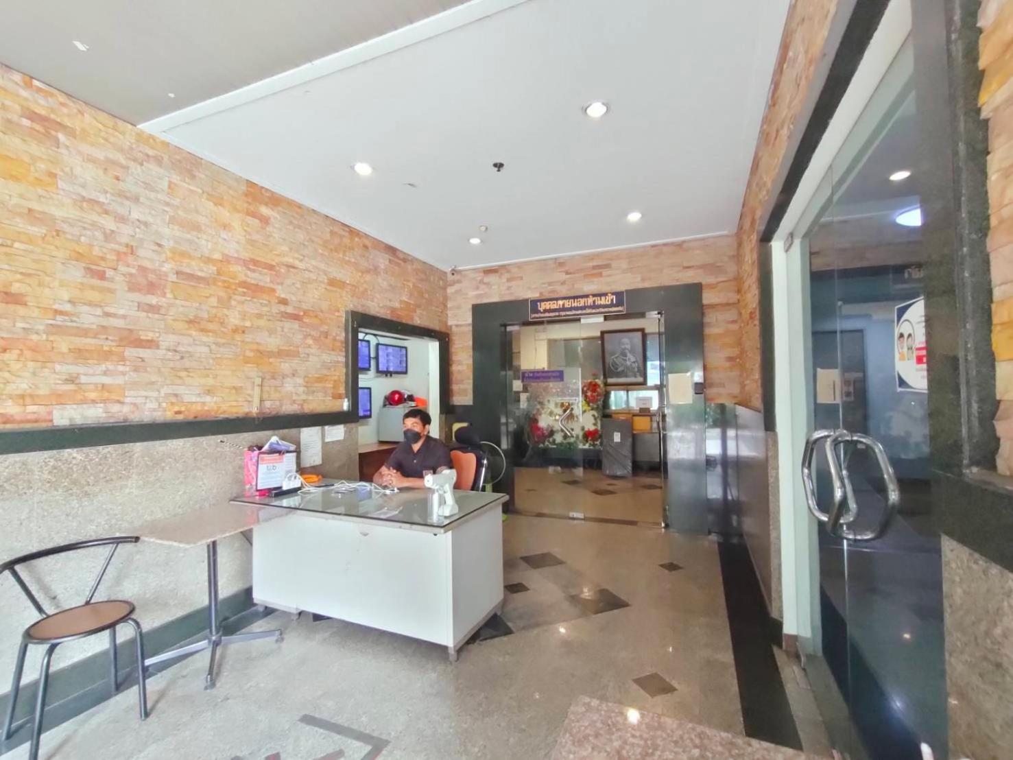 Komol Residence Bangkok Exterior photo